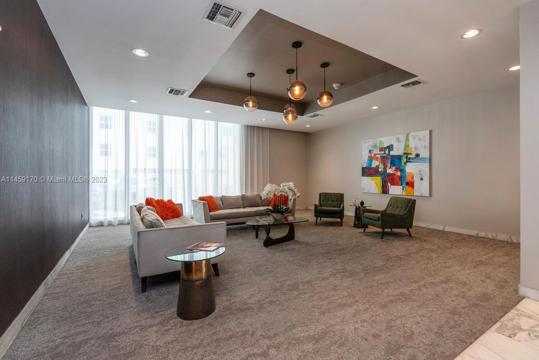 Recently Rented: $2,500 (1 beds, 1 baths, 918 Square Feet)