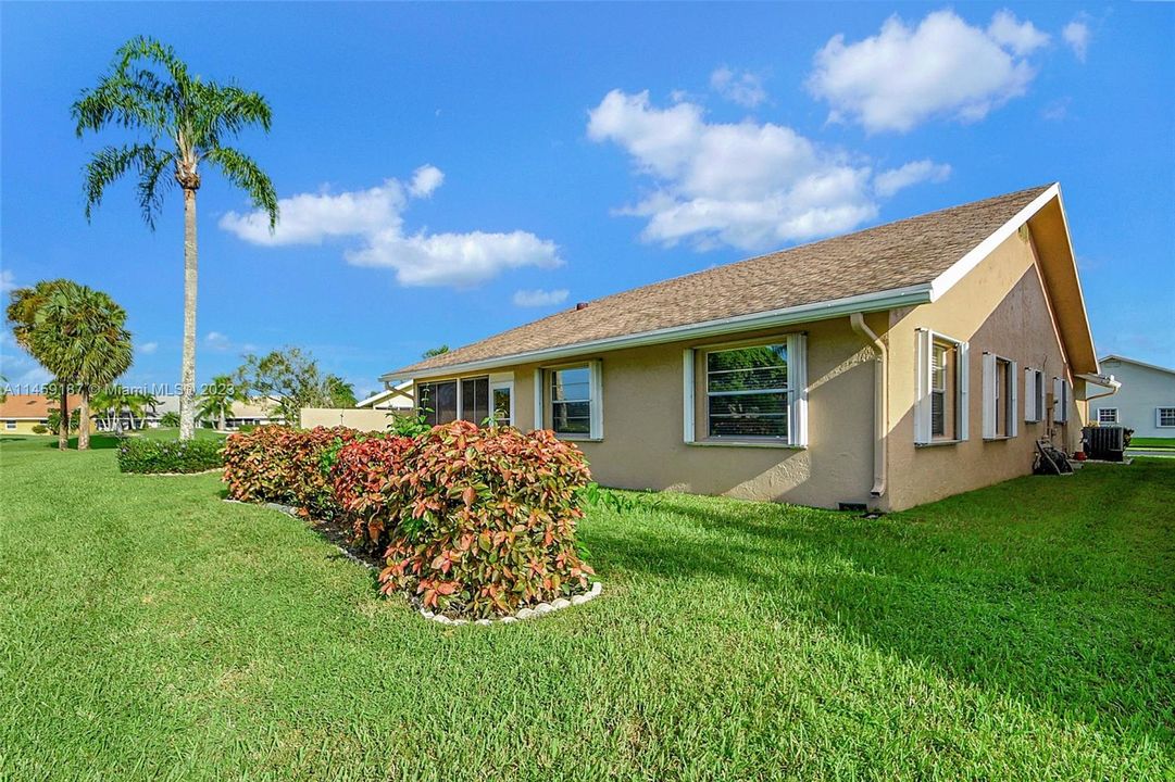 Recently Sold: $385,000 (2 beds, 2 baths, 1512 Square Feet)