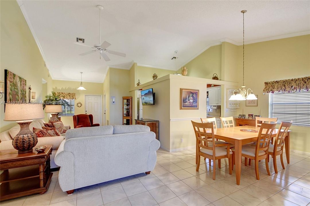 Recently Sold: $385,000 (2 beds, 2 baths, 1512 Square Feet)