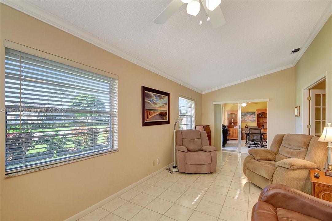 Recently Sold: $385,000 (2 beds, 2 baths, 1512 Square Feet)