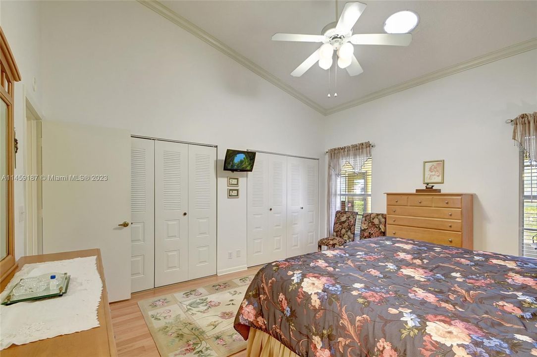 Recently Sold: $385,000 (2 beds, 2 baths, 1512 Square Feet)