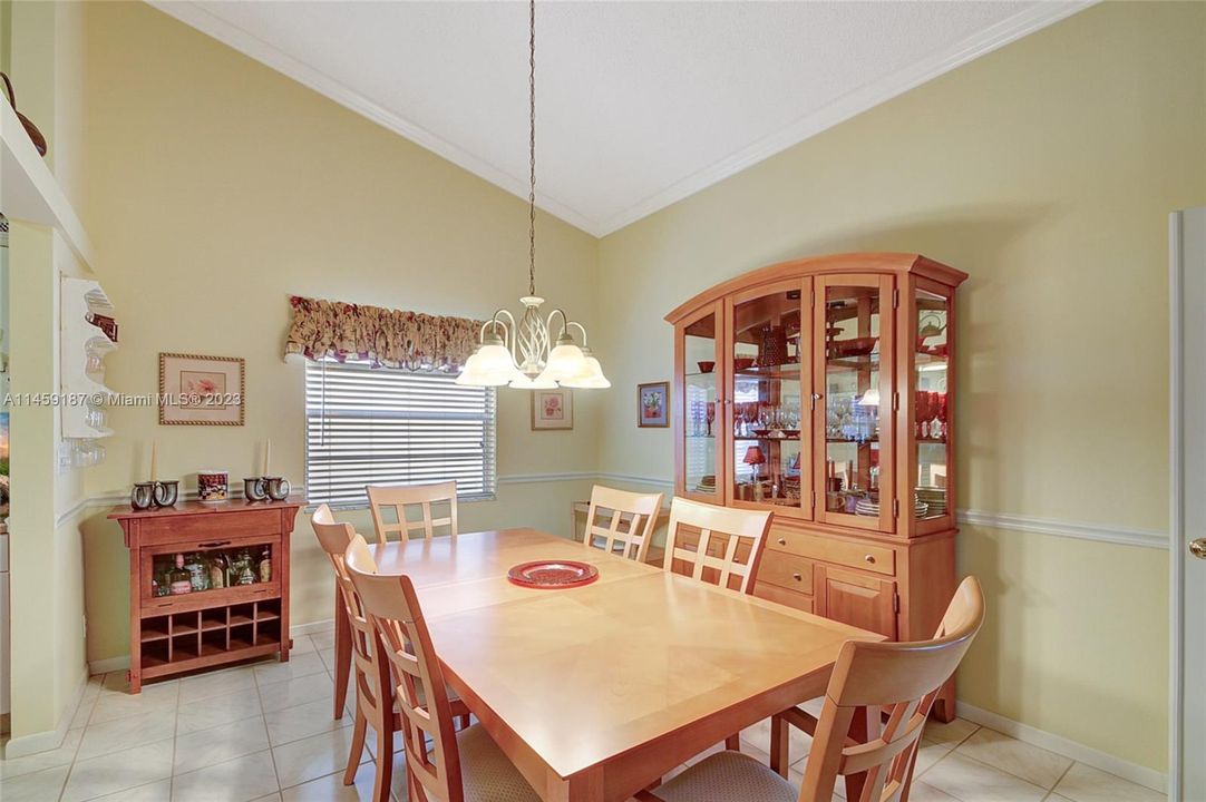 Recently Sold: $385,000 (2 beds, 2 baths, 1512 Square Feet)