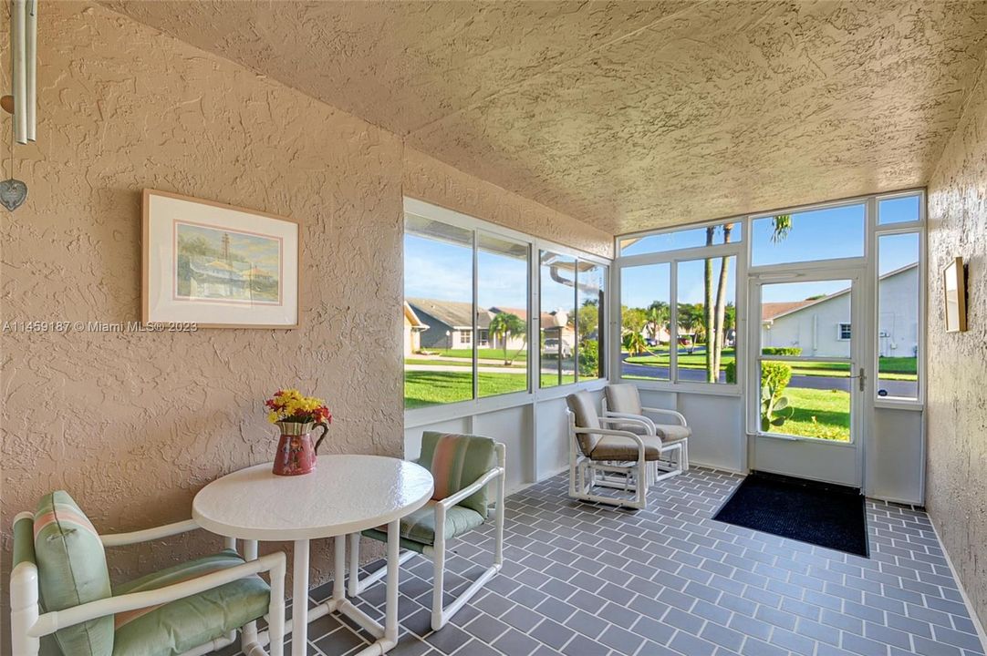 Recently Sold: $385,000 (2 beds, 2 baths, 1512 Square Feet)