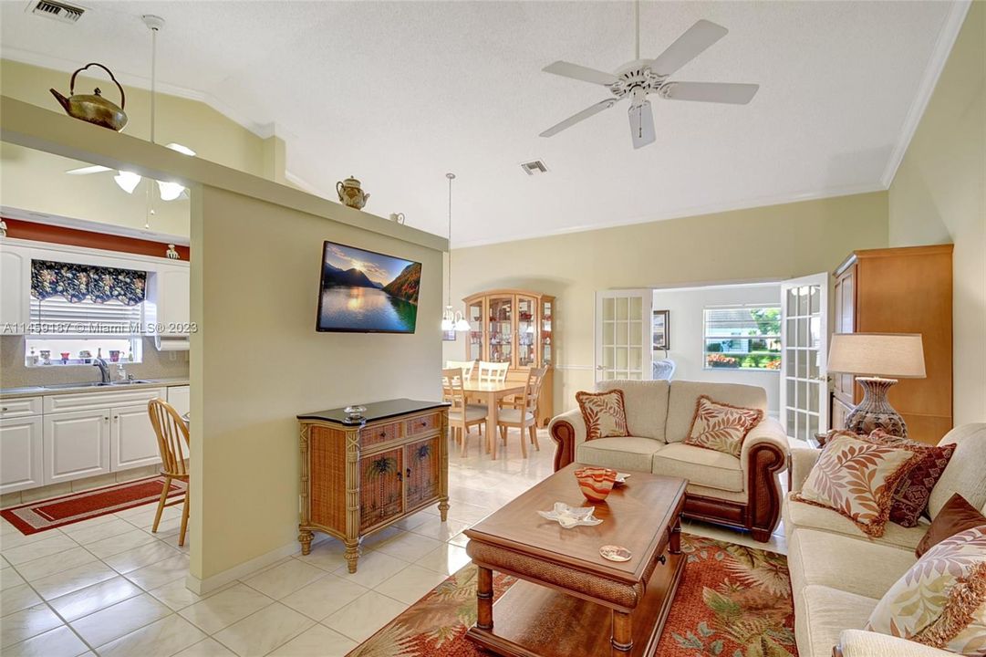 Recently Sold: $385,000 (2 beds, 2 baths, 1512 Square Feet)