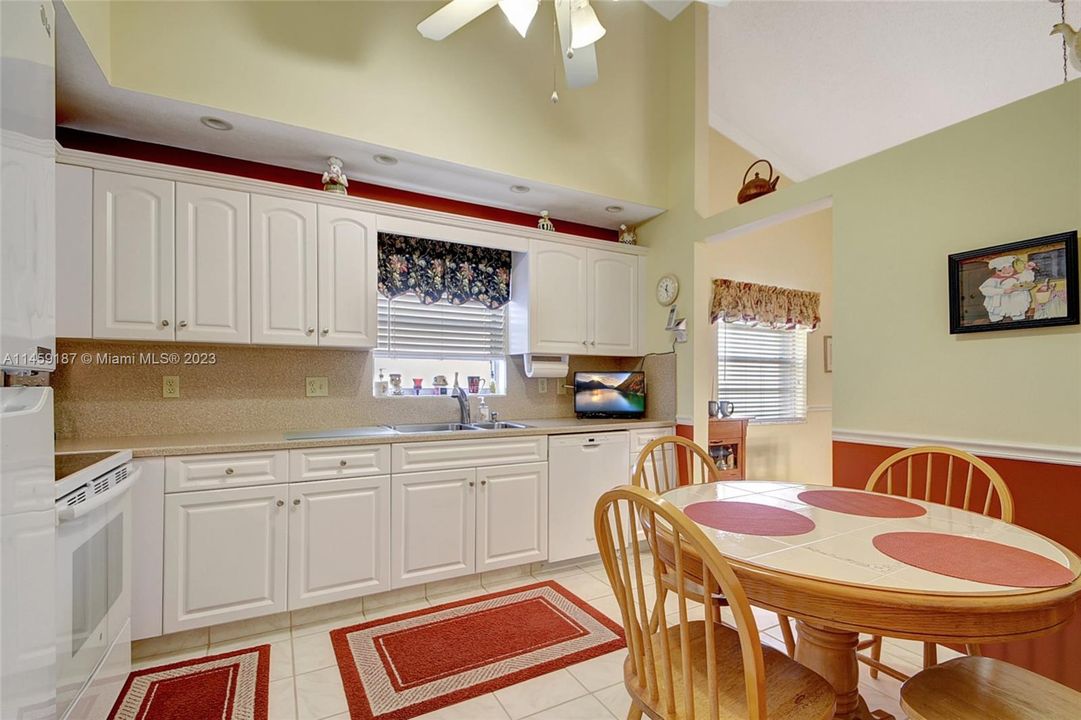 Recently Sold: $385,000 (2 beds, 2 baths, 1512 Square Feet)