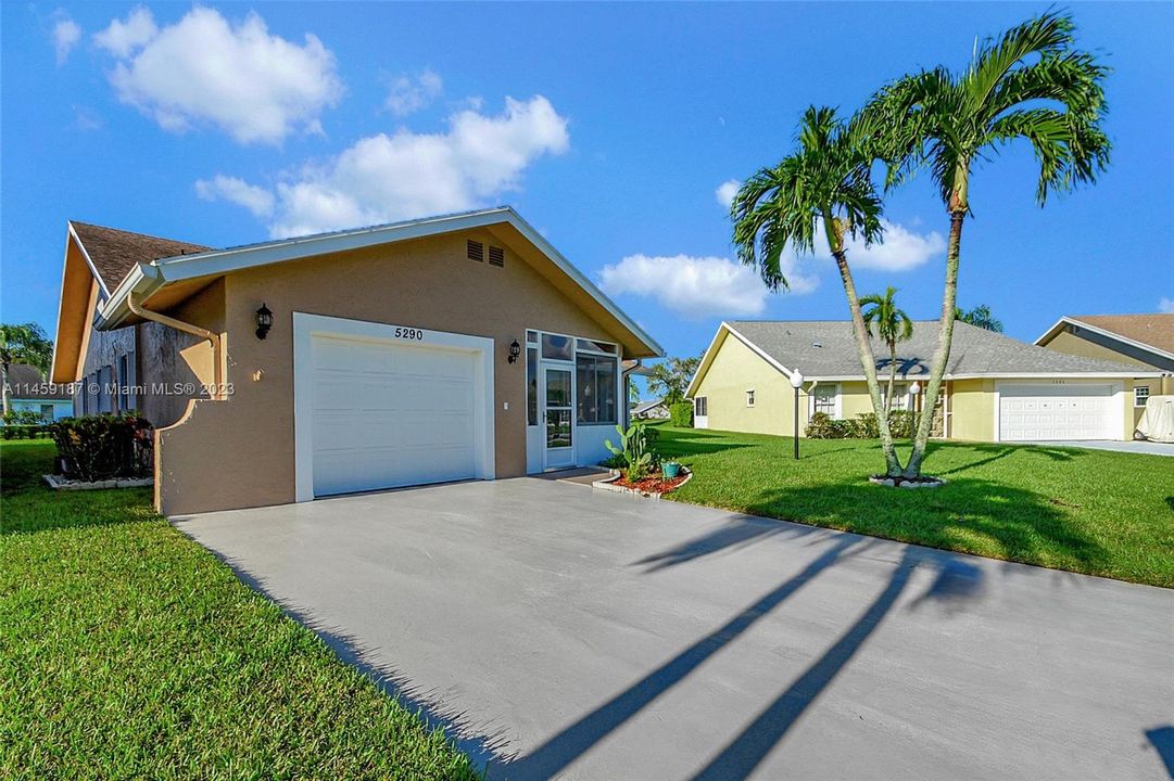 Recently Sold: $385,000 (2 beds, 2 baths, 1512 Square Feet)