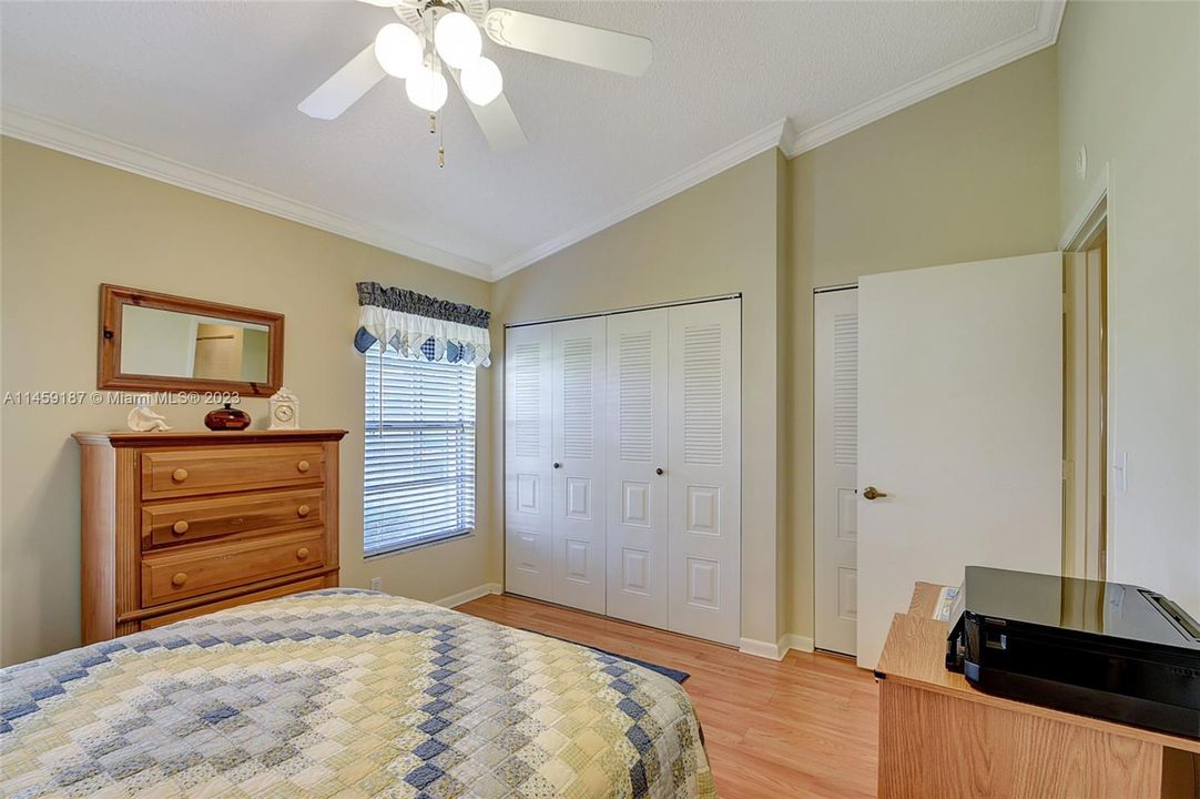 Recently Sold: $385,000 (2 beds, 2 baths, 1512 Square Feet)