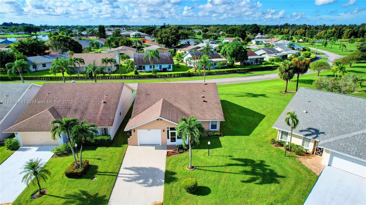 Recently Sold: $385,000 (2 beds, 2 baths, 1512 Square Feet)