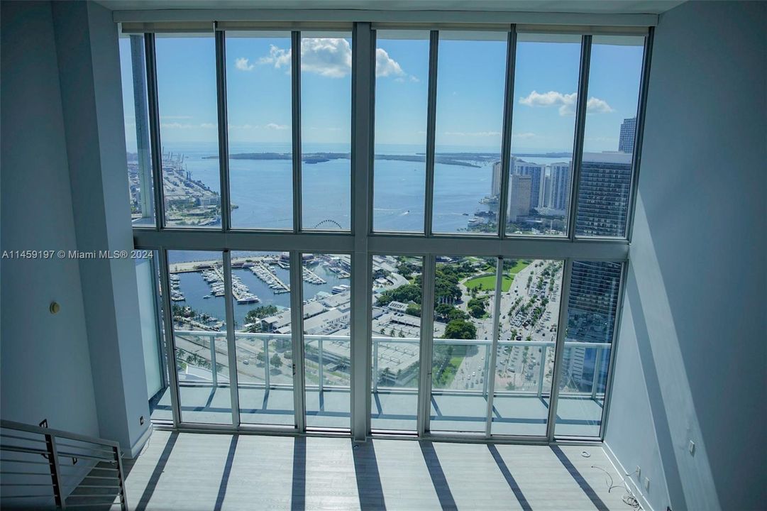 Recently Sold: $2,200,000 (3 beds, 3 baths, 2703 Square Feet)