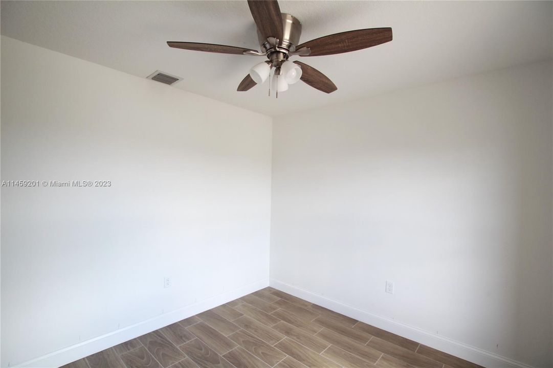 For Rent: $2,050 (2 beds, 2 baths, 1820 Square Feet)