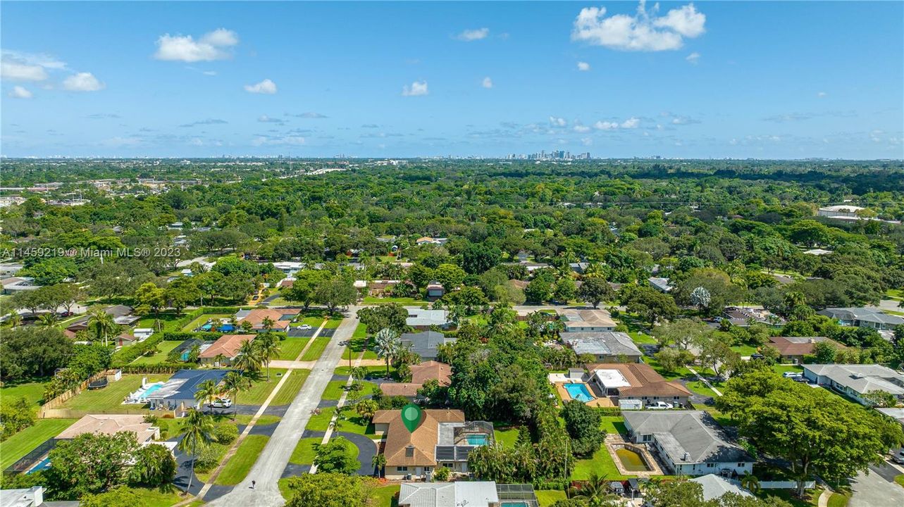 Recently Sold: $825,000 (4 beds, 3 baths, 2216 Square Feet)