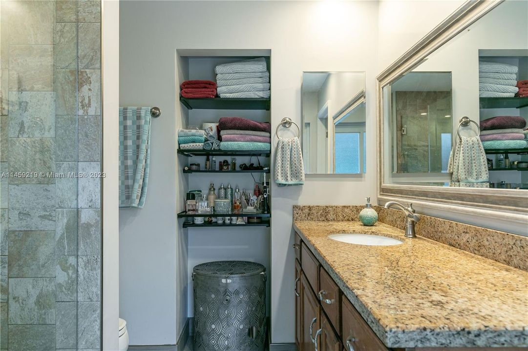 Recently Sold: $825,000 (4 beds, 3 baths, 2216 Square Feet)