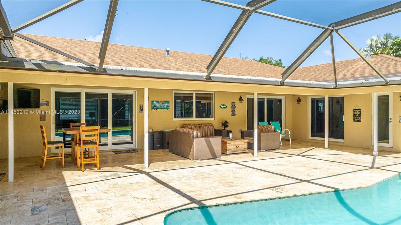 Recently Sold: $825,000 (4 beds, 3 baths, 2216 Square Feet)