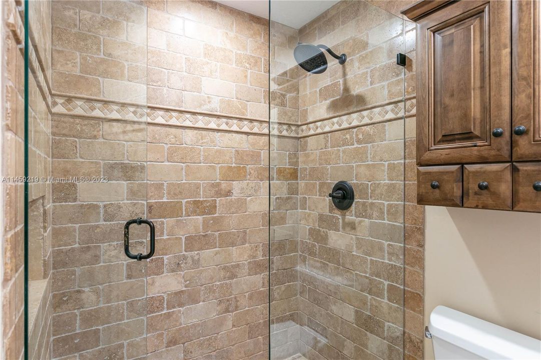 Recently Sold: $825,000 (4 beds, 3 baths, 2216 Square Feet)