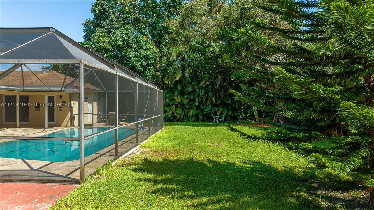 Recently Sold: $825,000 (4 beds, 3 baths, 2216 Square Feet)