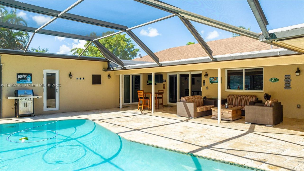 Recently Sold: $825,000 (4 beds, 3 baths, 2216 Square Feet)