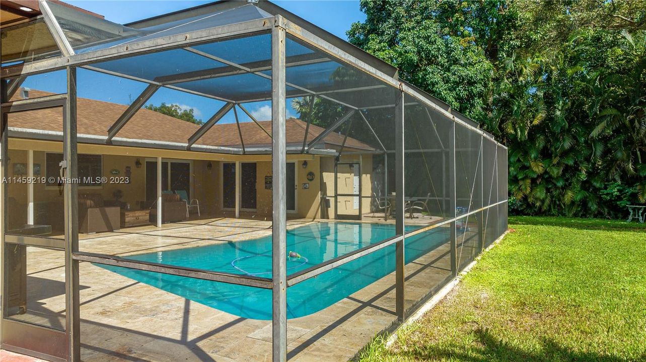 Recently Sold: $825,000 (4 beds, 3 baths, 2216 Square Feet)