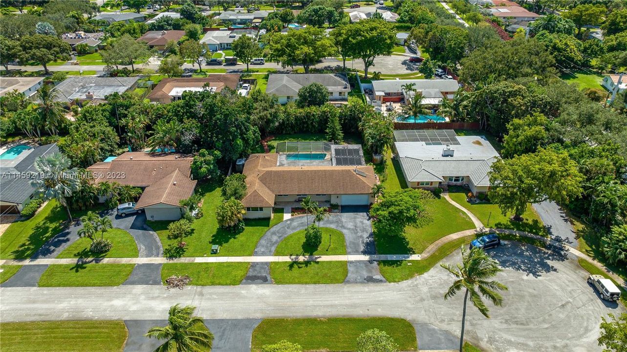 Recently Sold: $825,000 (4 beds, 3 baths, 2216 Square Feet)