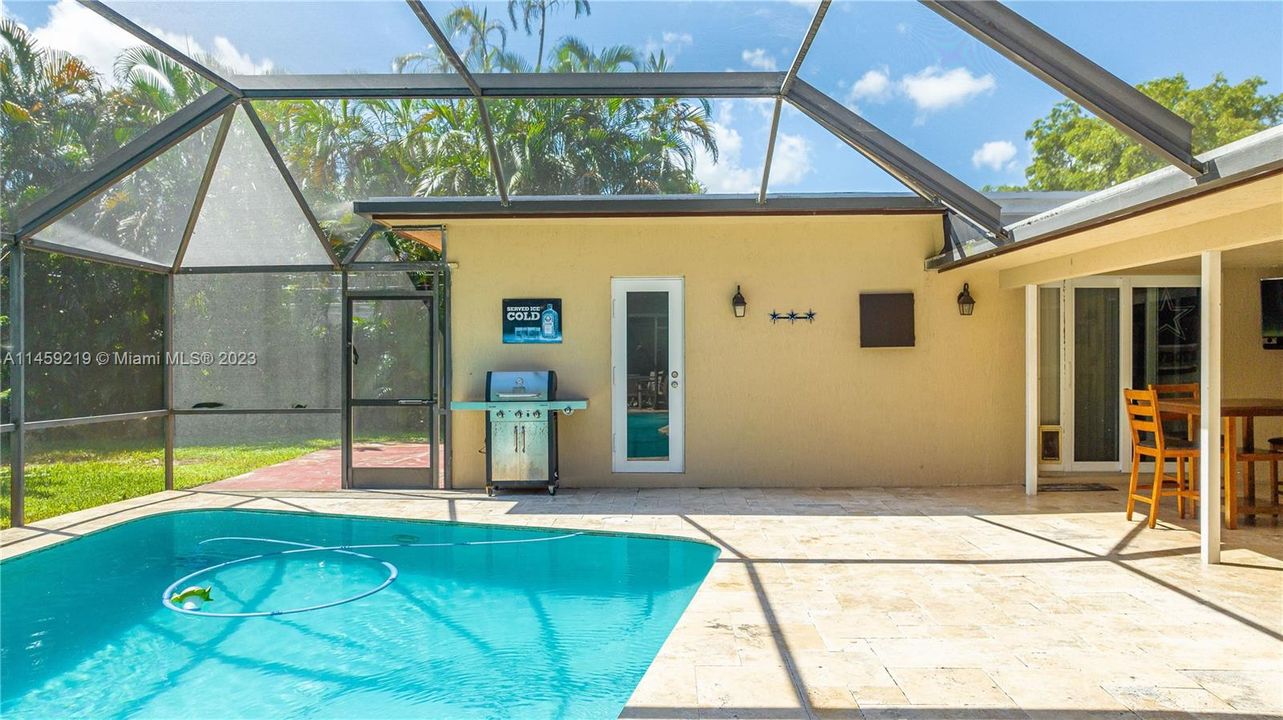 Recently Sold: $825,000 (4 beds, 3 baths, 2216 Square Feet)