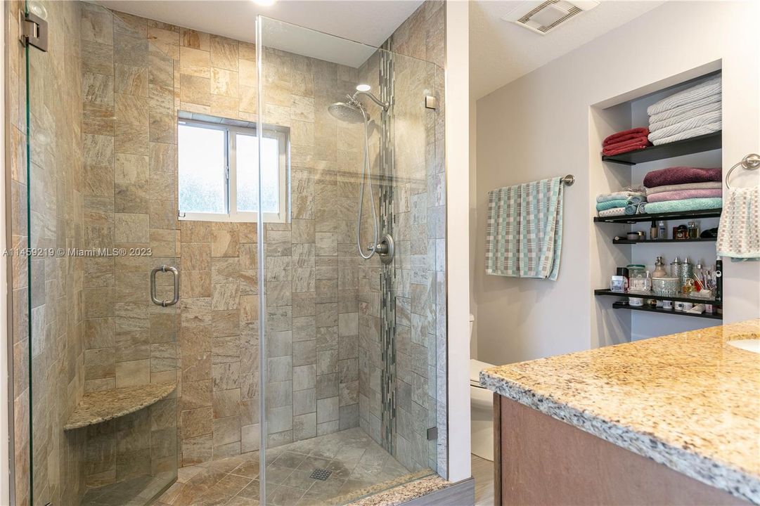 Recently Sold: $825,000 (4 beds, 3 baths, 2216 Square Feet)