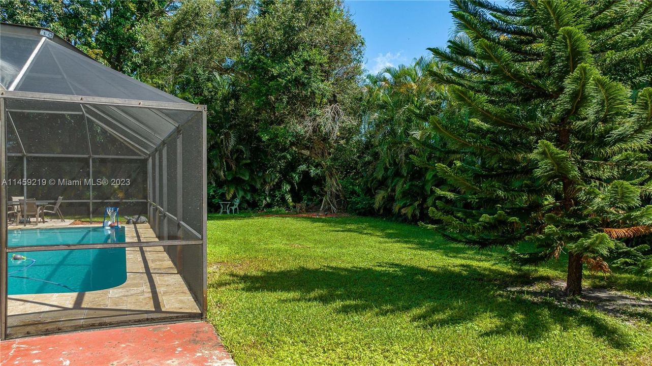 Recently Sold: $825,000 (4 beds, 3 baths, 2216 Square Feet)