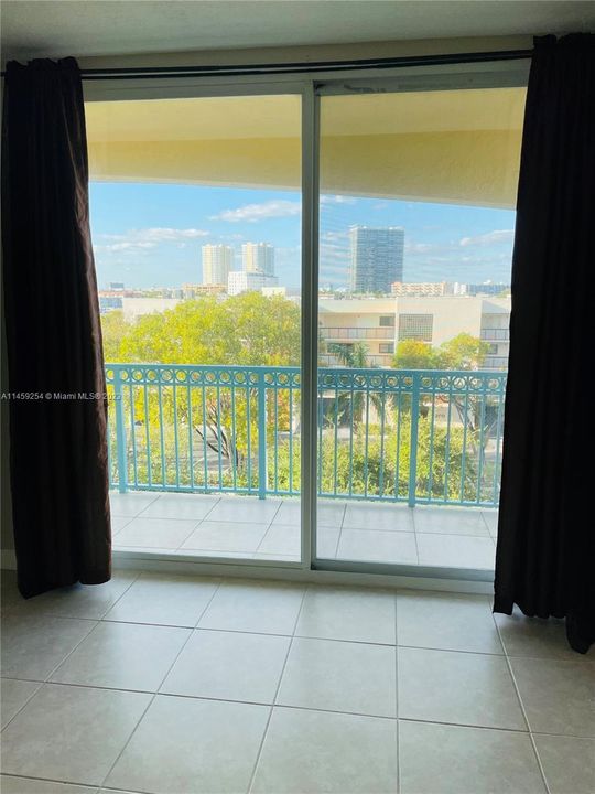 Recently Rented: $2,600 (2 beds, 2 baths, 1150 Square Feet)