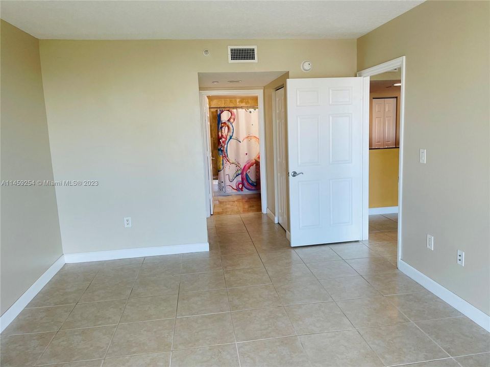 Recently Rented: $2,600 (2 beds, 2 baths, 1150 Square Feet)