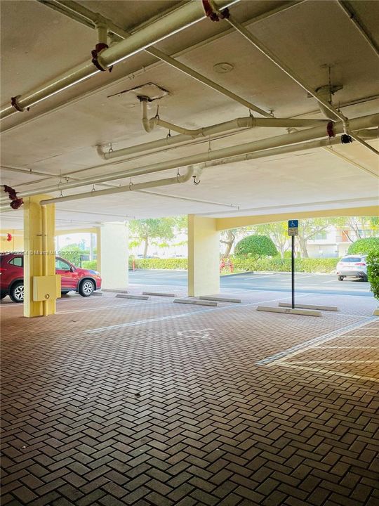 Recently Rented: $2,600 (2 beds, 2 baths, 1150 Square Feet)