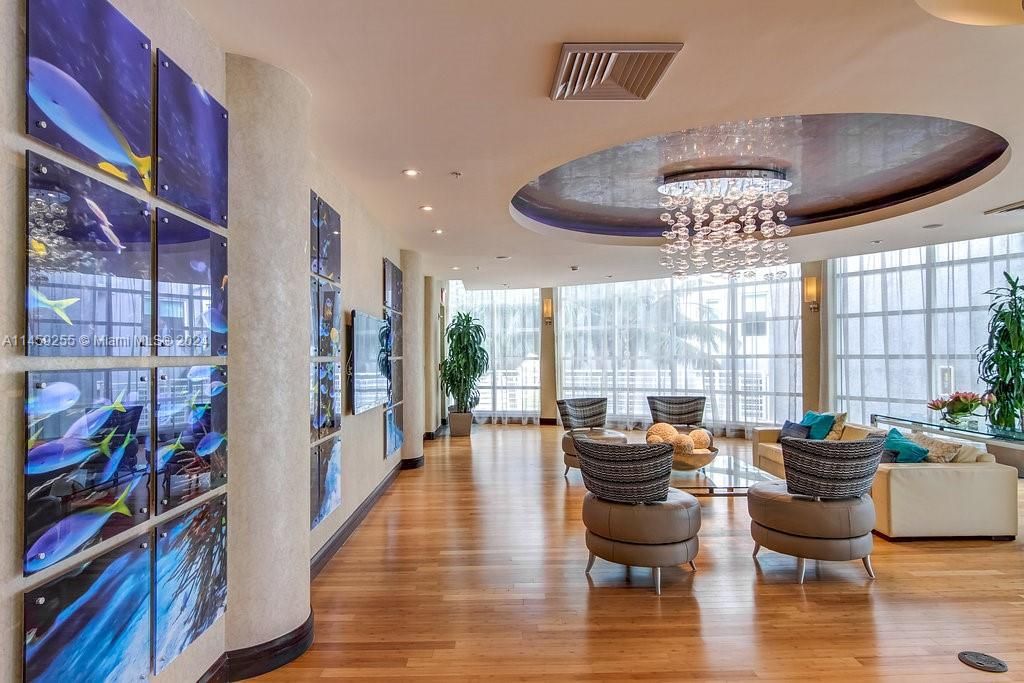 Recently Sold: $649,000 (2 beds, 2 baths, 1203 Square Feet)