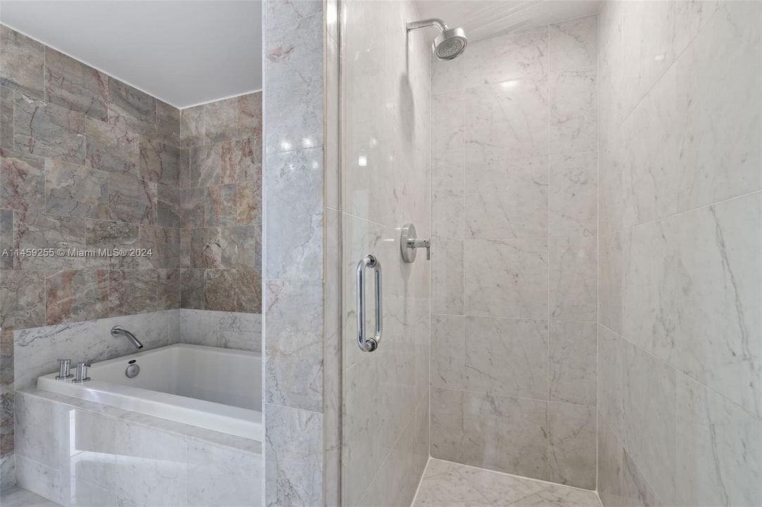 Recently Sold: $649,000 (2 beds, 2 baths, 1203 Square Feet)