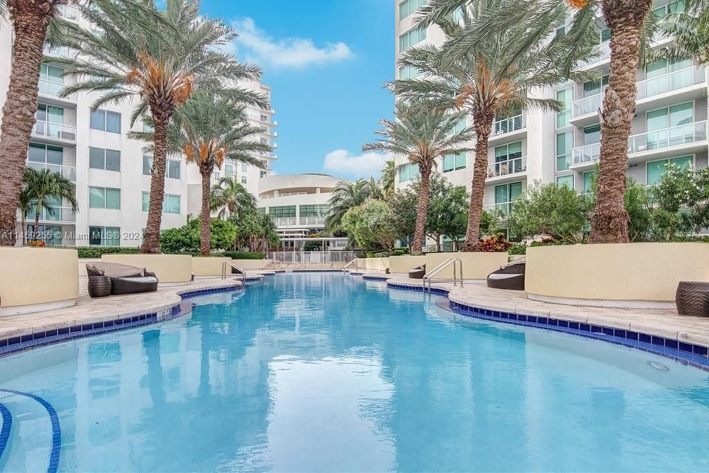 Recently Sold: $649,000 (2 beds, 2 baths, 1203 Square Feet)