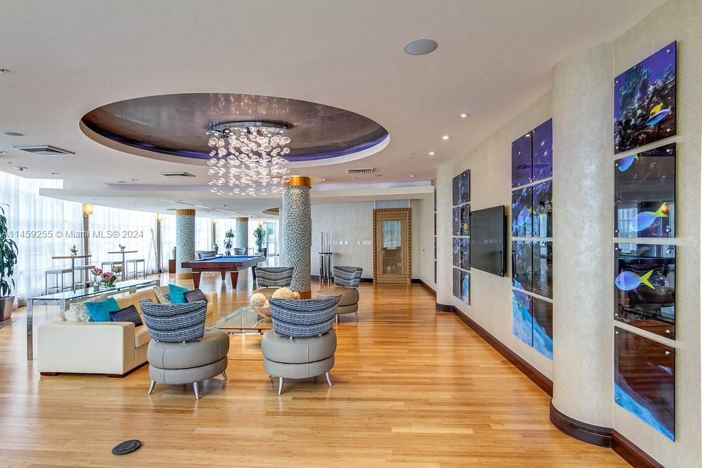 Recently Sold: $649,000 (2 beds, 2 baths, 1203 Square Feet)