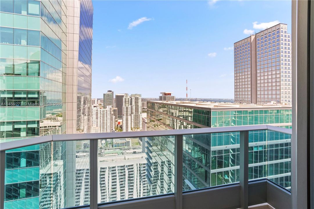 Recently Sold: $2,199,999 (3 beds, 3 baths, 2457 Square Feet)