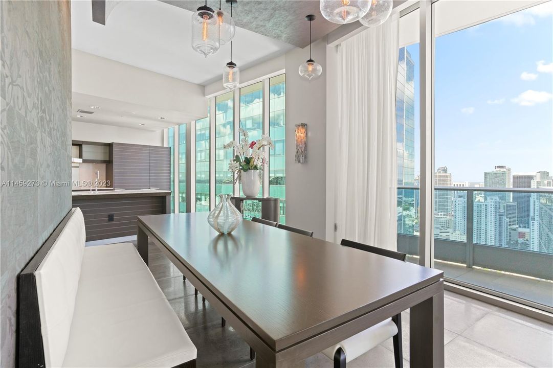 Recently Sold: $2,199,999 (3 beds, 3 baths, 2457 Square Feet)