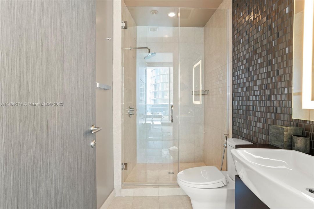 Recently Sold: $2,199,999 (3 beds, 3 baths, 2457 Square Feet)