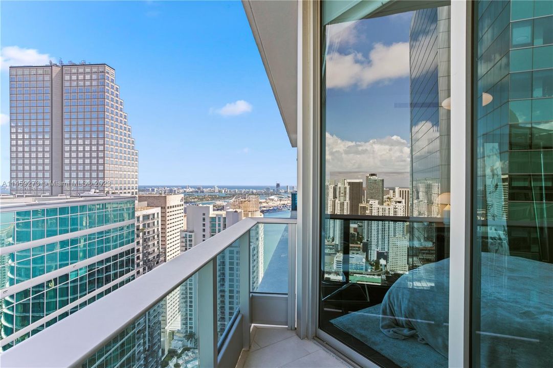 Recently Sold: $2,199,999 (3 beds, 3 baths, 2457 Square Feet)