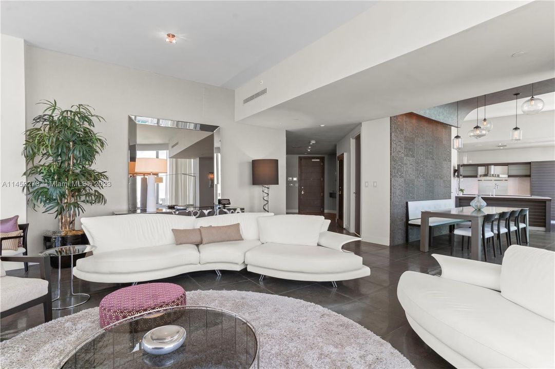 Recently Sold: $2,199,999 (3 beds, 3 baths, 2457 Square Feet)