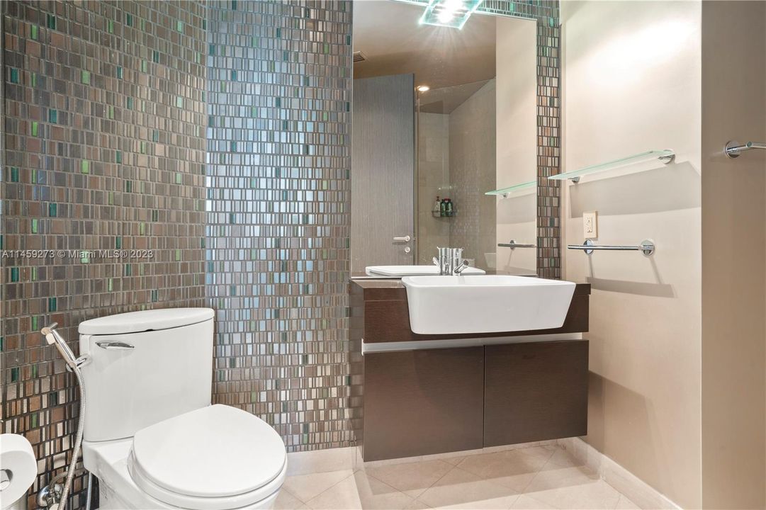 Recently Sold: $2,199,999 (3 beds, 3 baths, 2457 Square Feet)