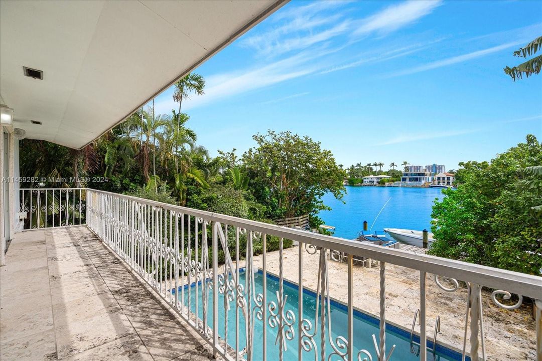 En Venta: $7,900,000 (4 camas, 4 baños, 3008 Pies cuadrados)