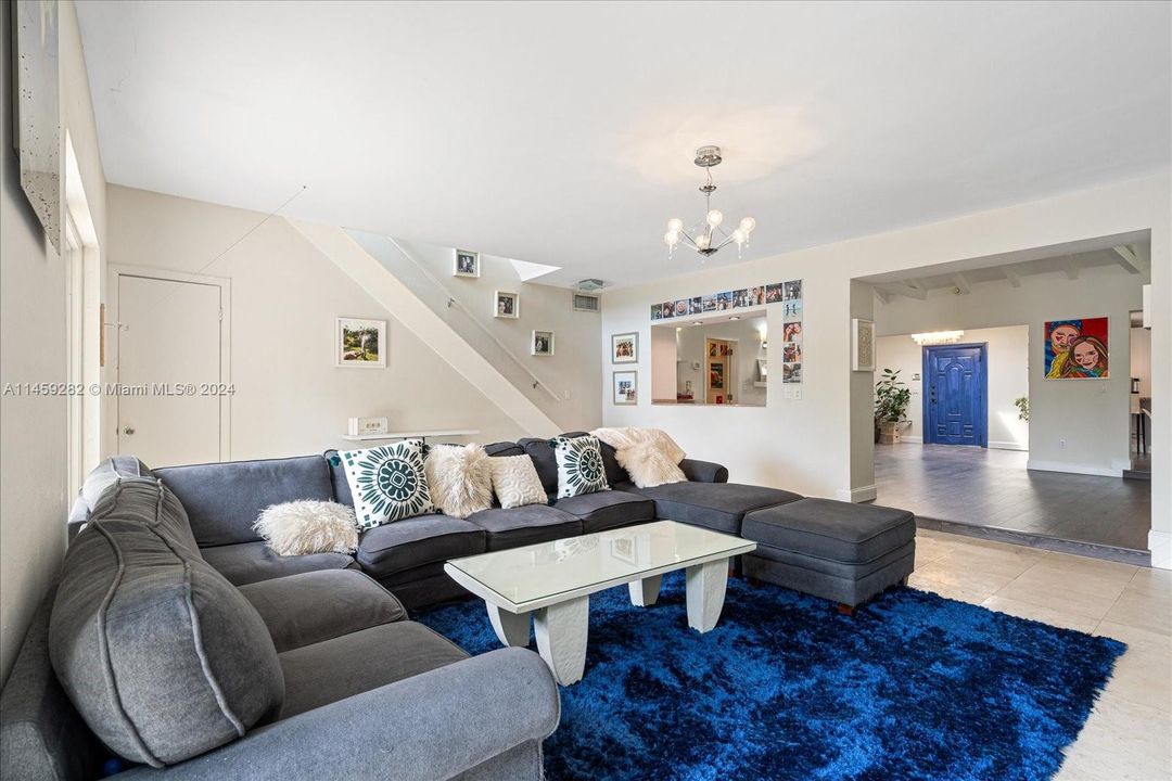 En Venta: $7,900,000 (4 camas, 4 baños, 3008 Pies cuadrados)