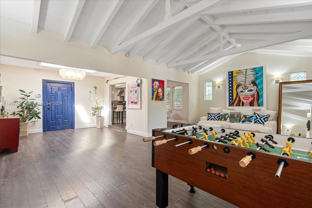 En Venta: $7,900,000 (4 camas, 4 baños, 3008 Pies cuadrados)