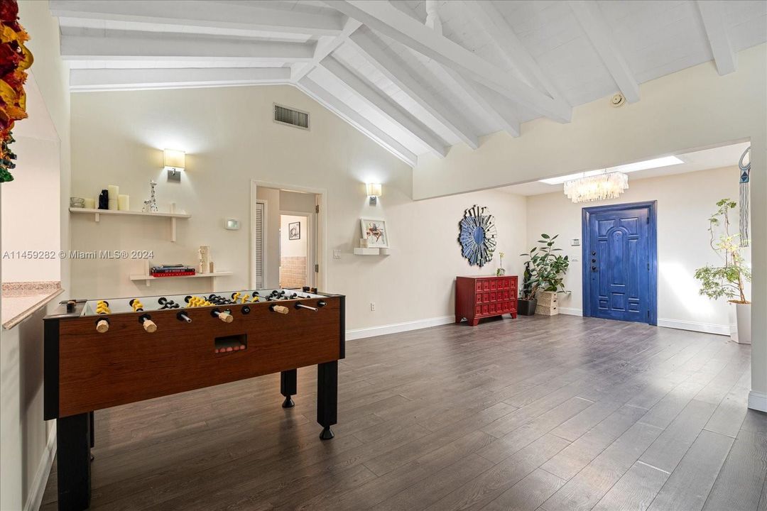 En Venta: $7,900,000 (4 camas, 4 baños, 3008 Pies cuadrados)