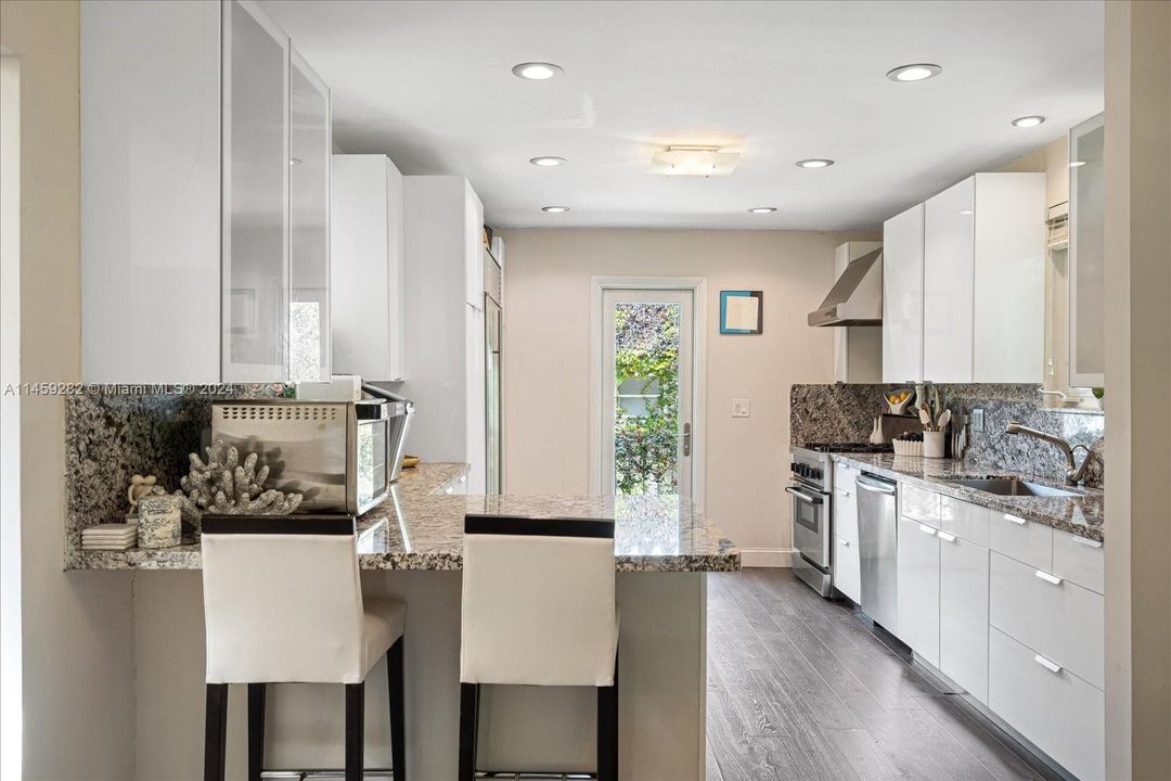 En Venta: $7,900,000 (4 camas, 4 baños, 3008 Pies cuadrados)