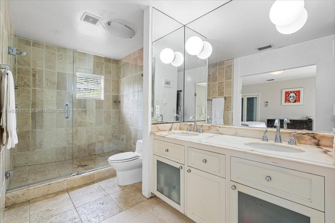 En Venta: $7,900,000 (4 camas, 4 baños, 3008 Pies cuadrados)