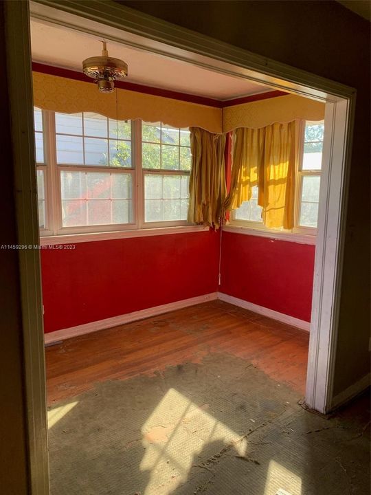 Recently Sold: $177,000 (3 beds, 2 baths, 1685 Square Feet)