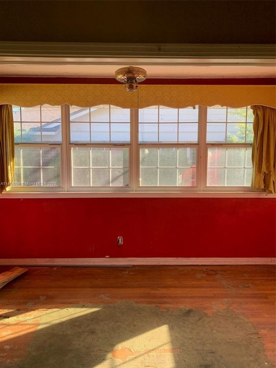 Recently Sold: $177,000 (3 beds, 2 baths, 1685 Square Feet)