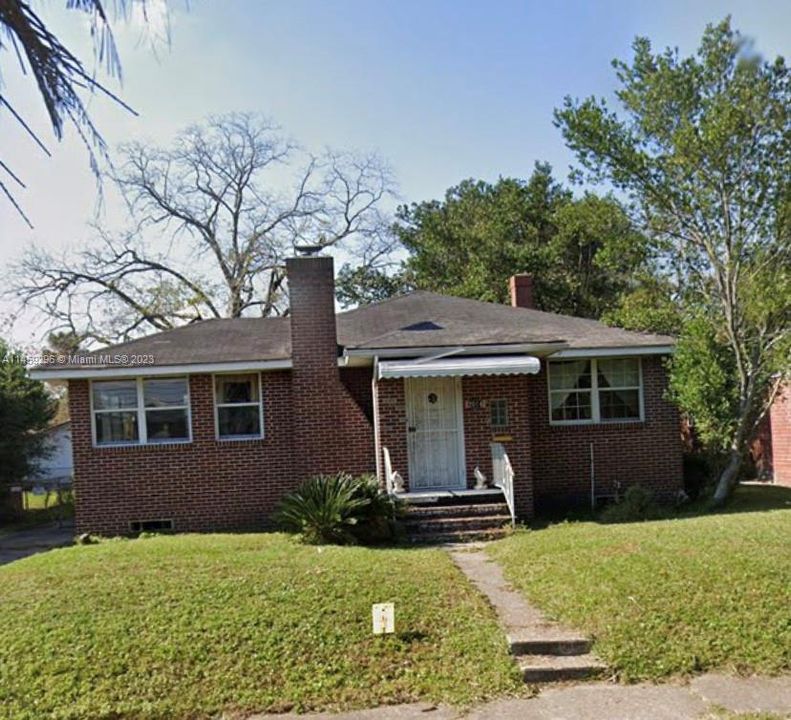 Recently Sold: $177,000 (3 beds, 2 baths, 1685 Square Feet)