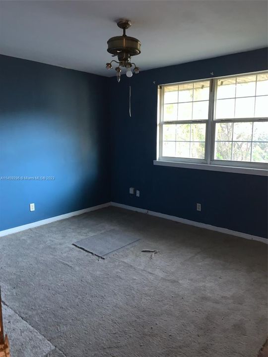 Recently Sold: $177,000 (3 beds, 2 baths, 1685 Square Feet)