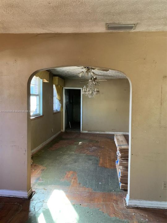 Recently Sold: $177,000 (3 beds, 2 baths, 1685 Square Feet)