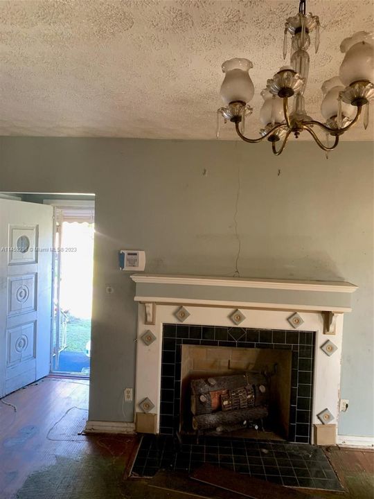 Recently Sold: $177,000 (3 beds, 2 baths, 1685 Square Feet)